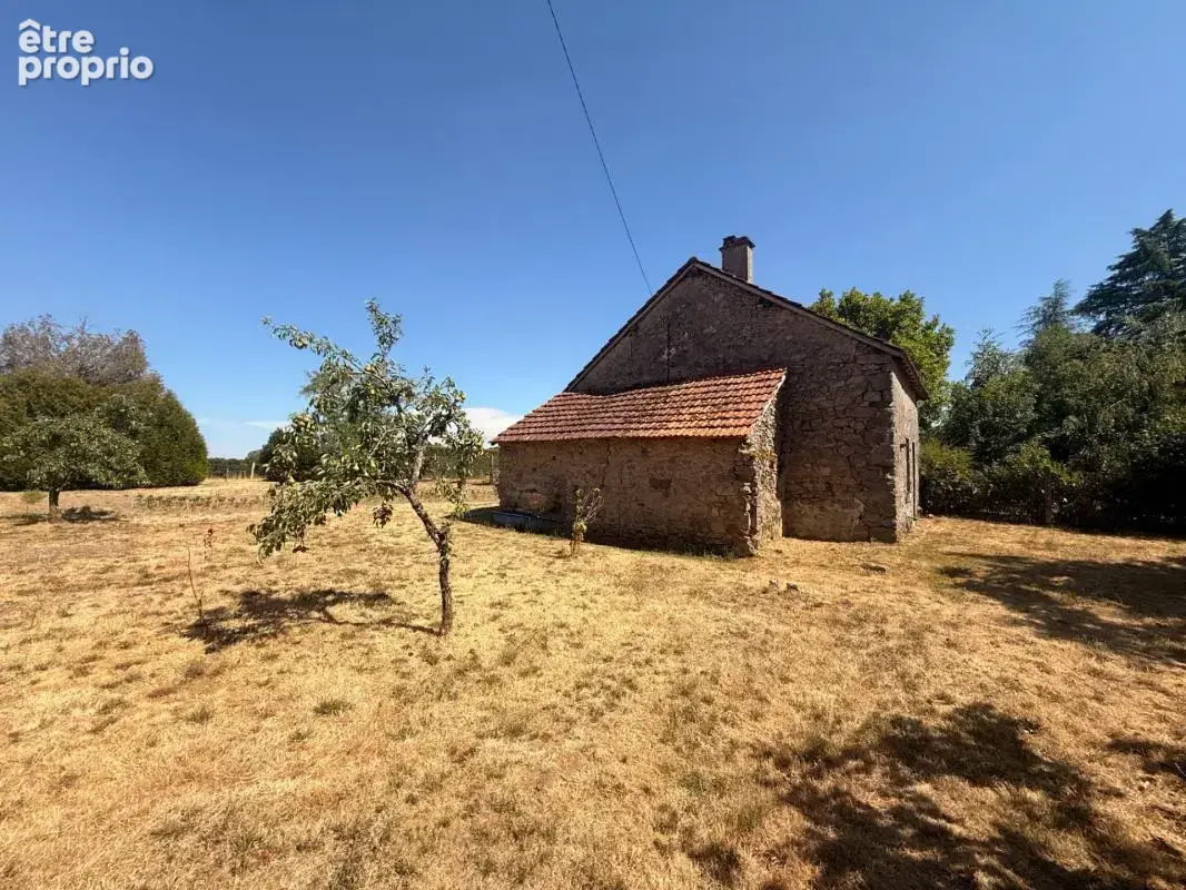 EN EXCLUSIVITE ! Charmante maison en pierre 60m² à rénover, Terrain de 900 m² 18 500 € - photo 14
