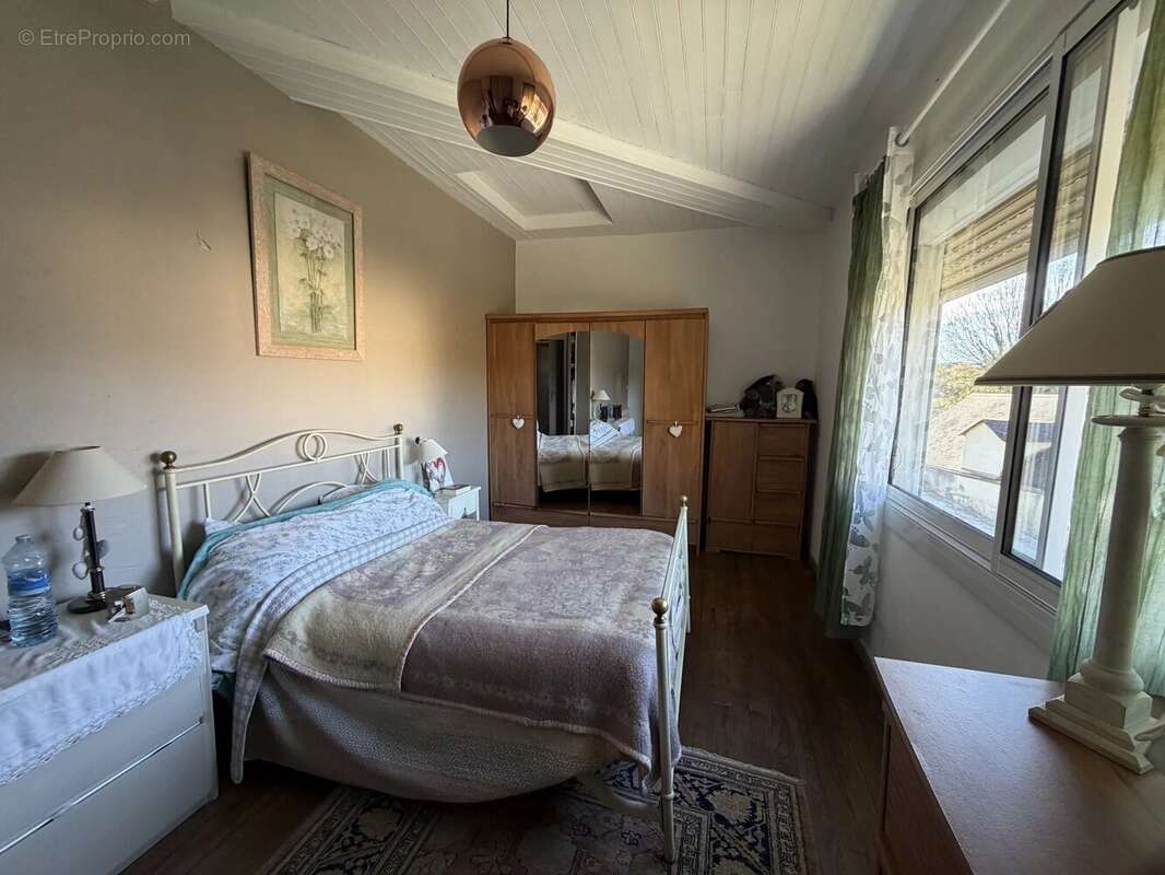 Commerce à LASSEUBE