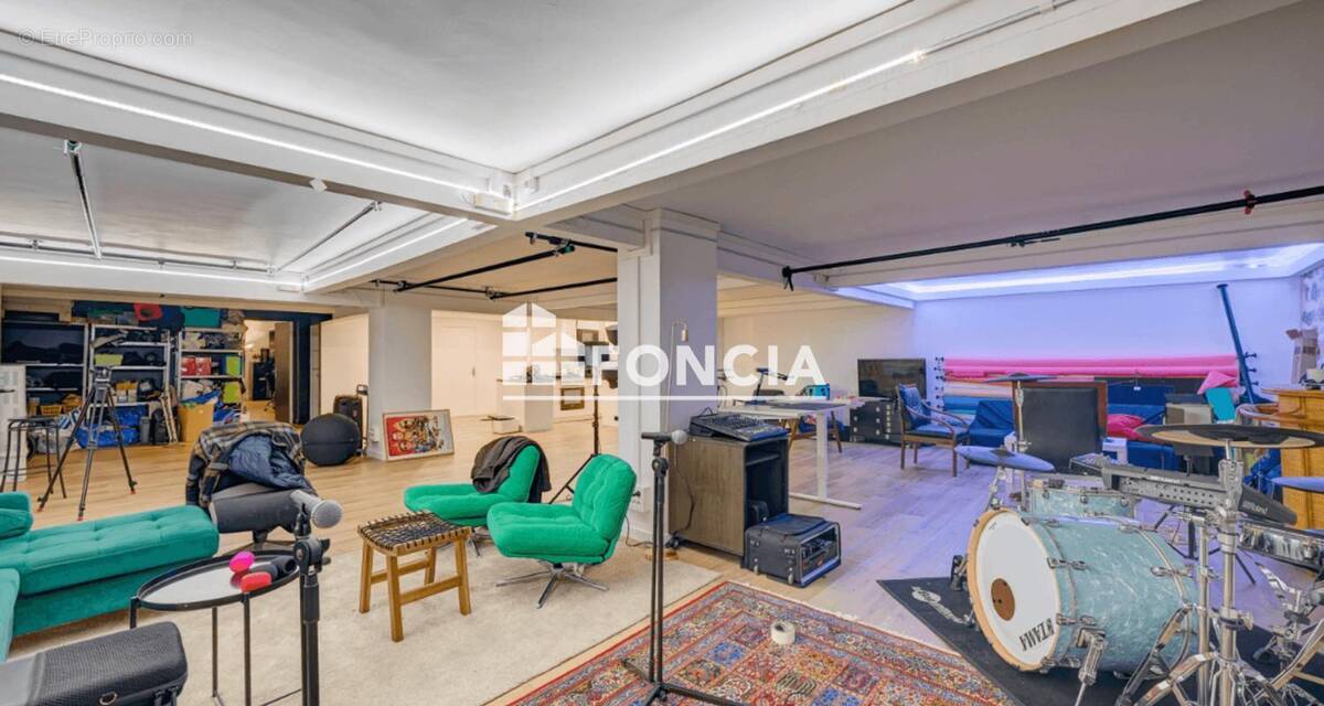 Appartement à PARIS-20E