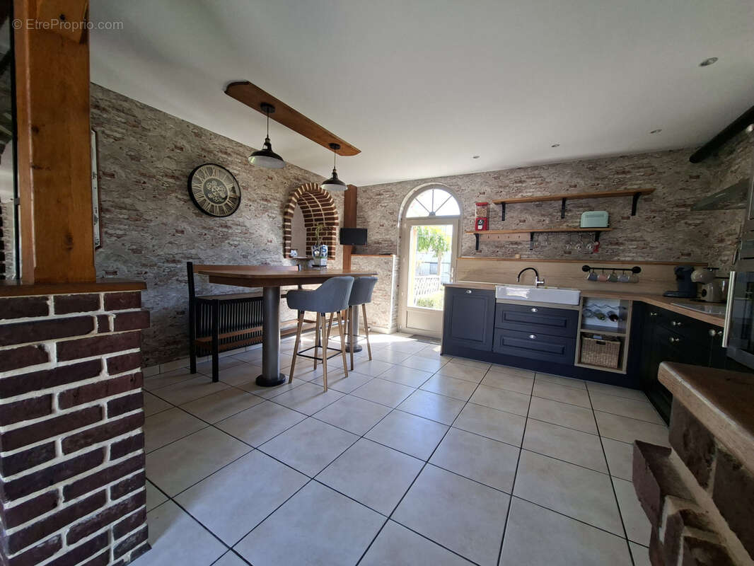 Elégante bâtisse de caractère 175 m2 - photo 2