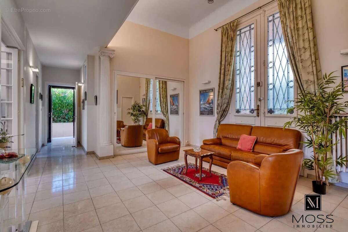 Parc Chambrun . Superbe Villa de 10 Pieces - photo 28