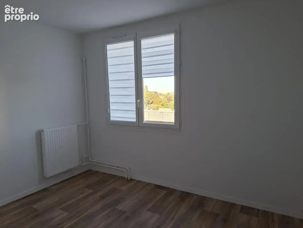 Trappes centre – appartement t5 rénové avec balcon – proche gare - photo 13