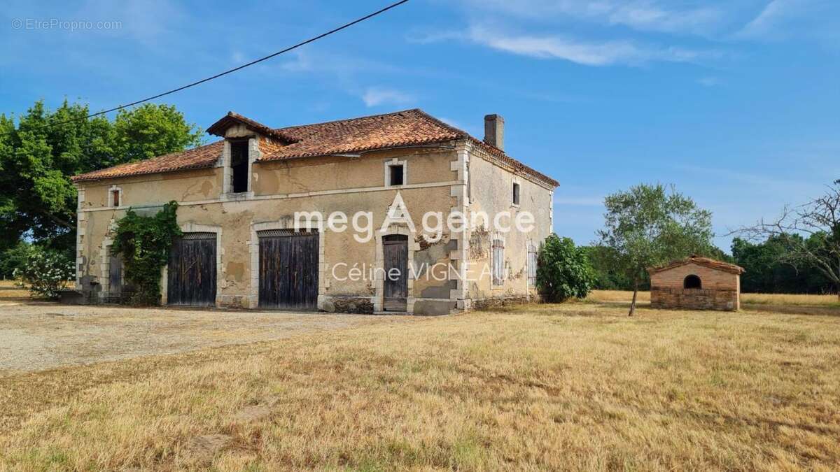Maison à BEYLONGUE