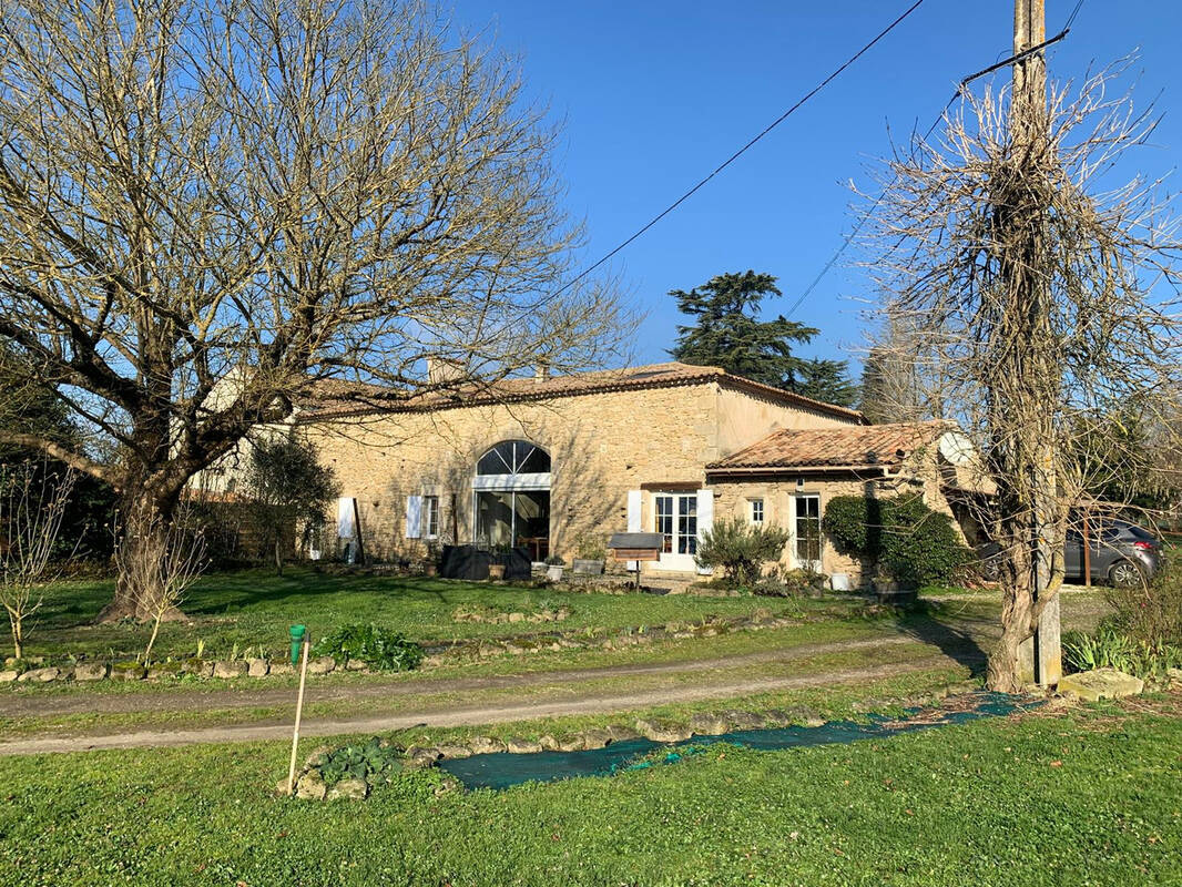 Maison à NEUFFONS