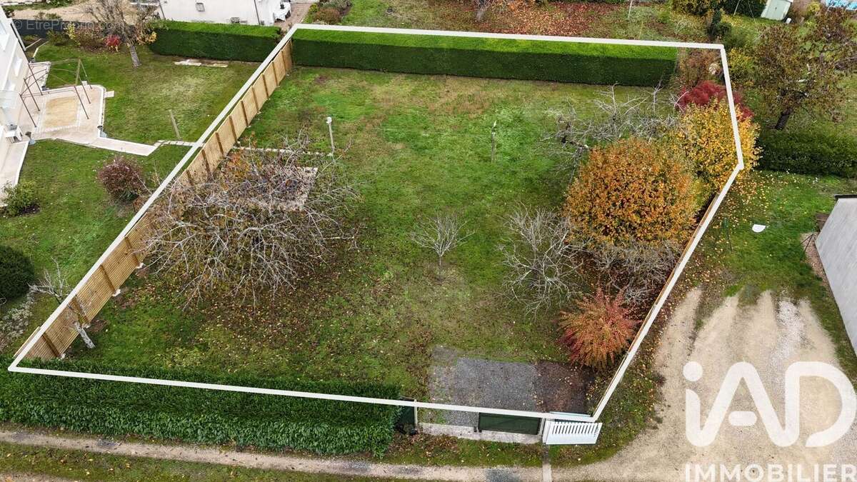 Terrain 801 m² à Amboise  - photo 2