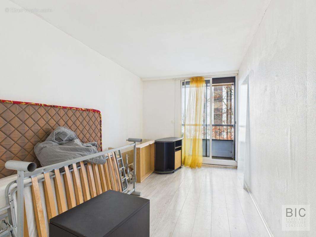 A vendre Grand T5 avec balcons et place de parking - photo 9