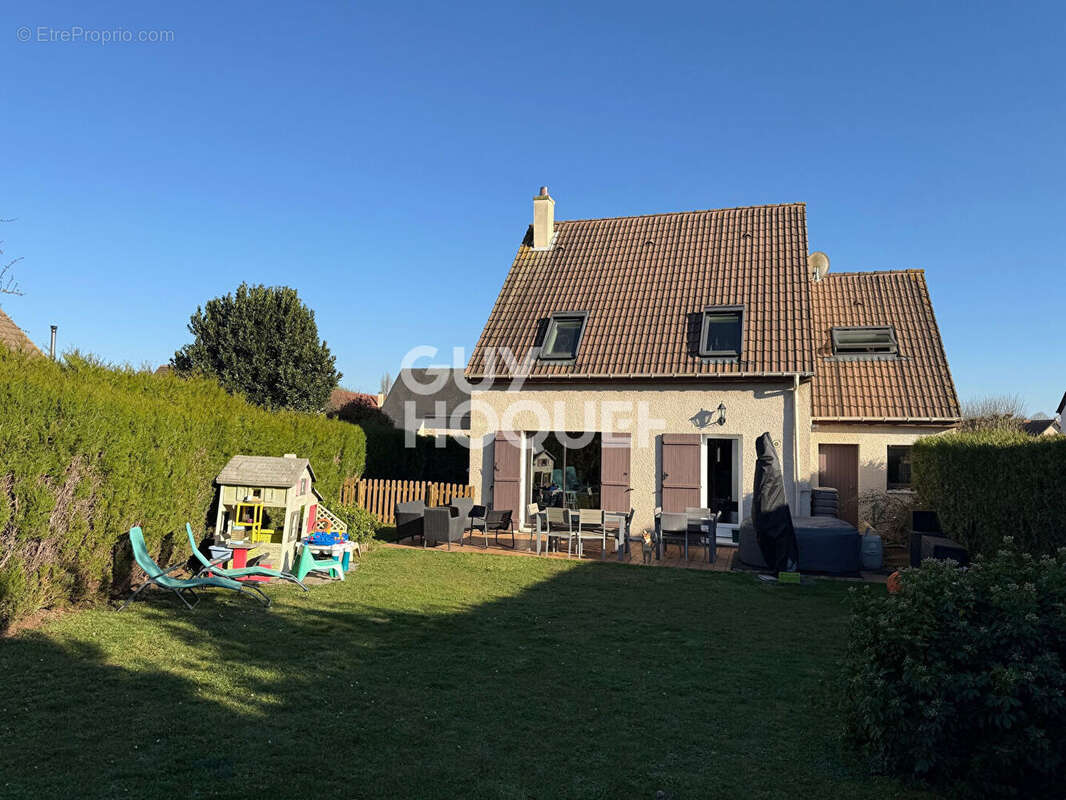 Maison à CORMELLES-LE-ROYAL
