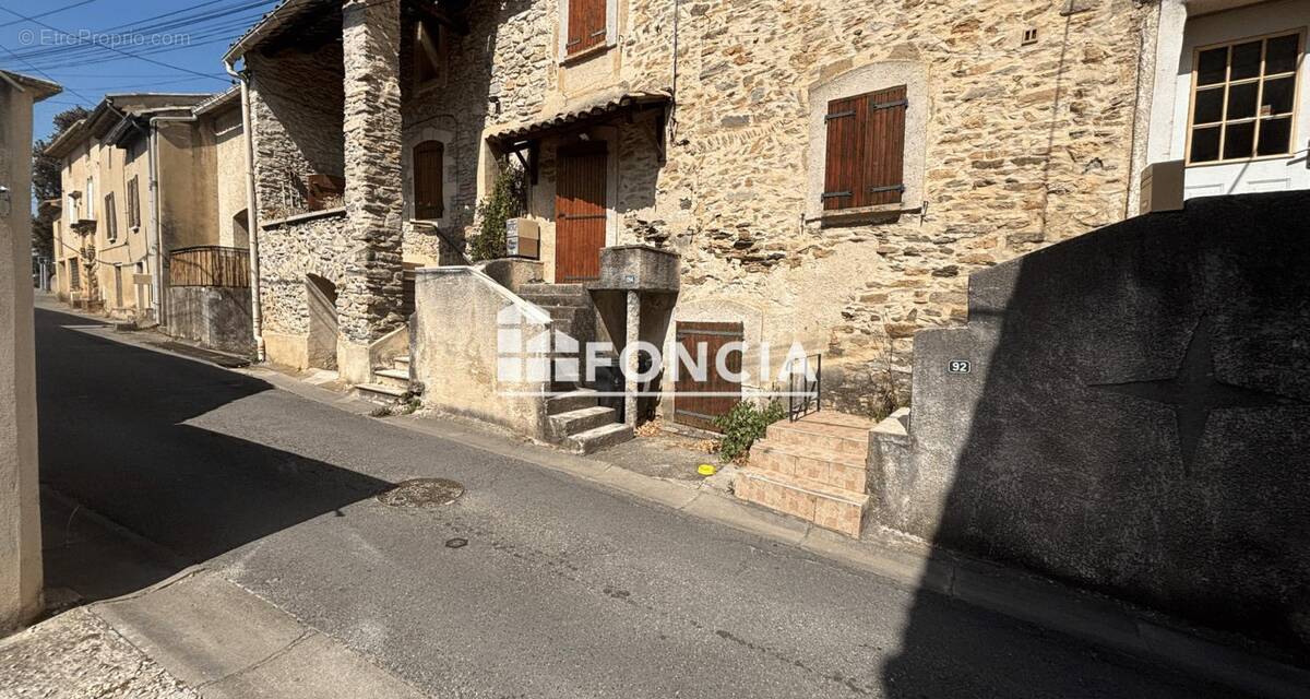 Maison à LAUDUN-L'ARDOISE