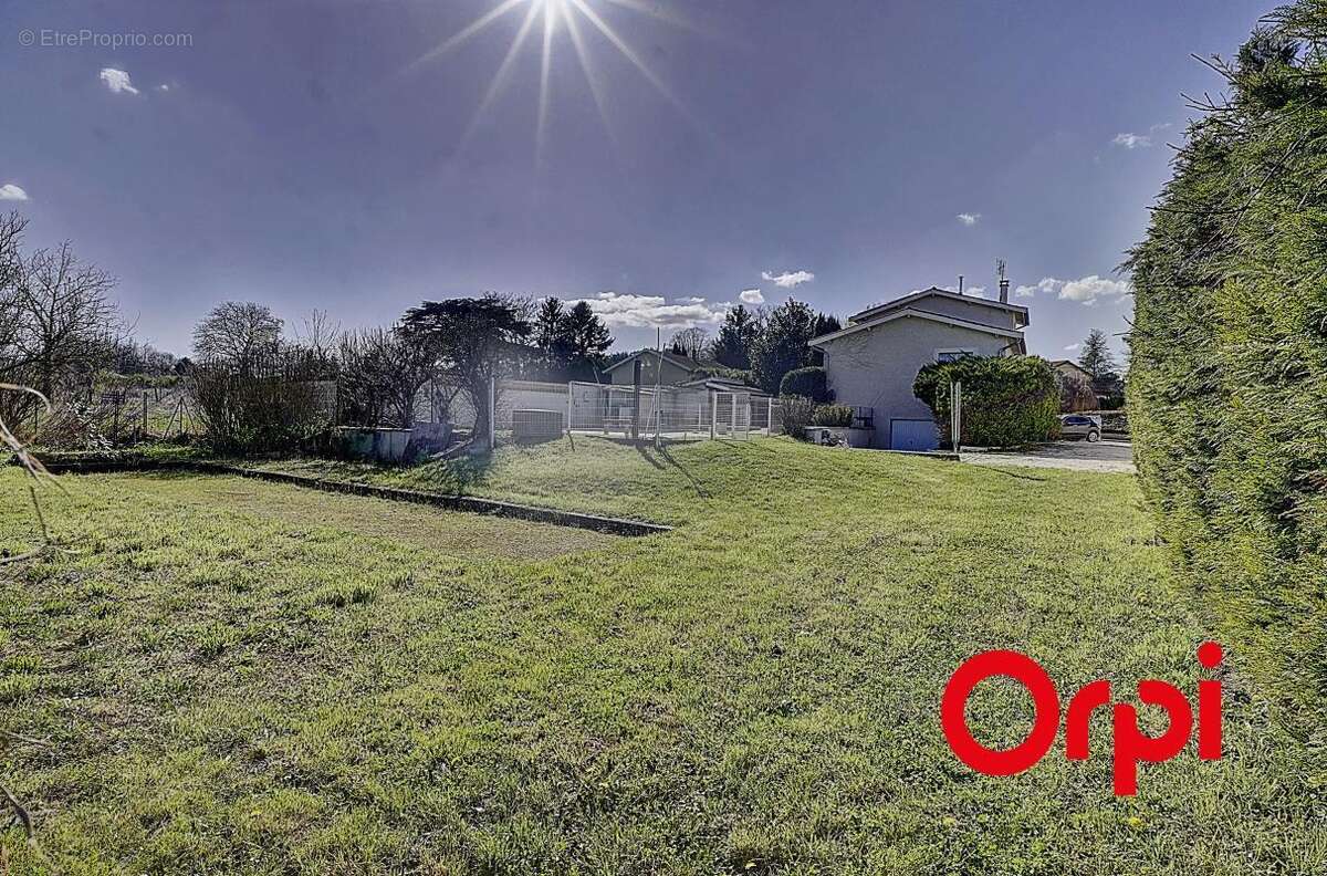 Maison à CAILLOUX-SUR-FONTAINES