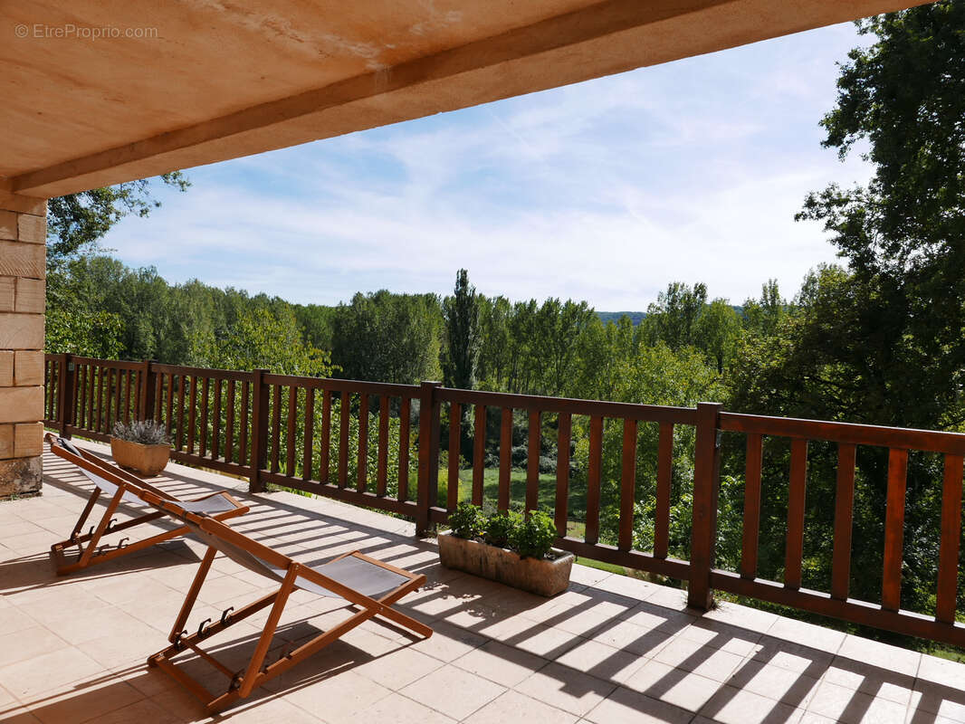 Maison à BEYNAC-ET-CAZENAC