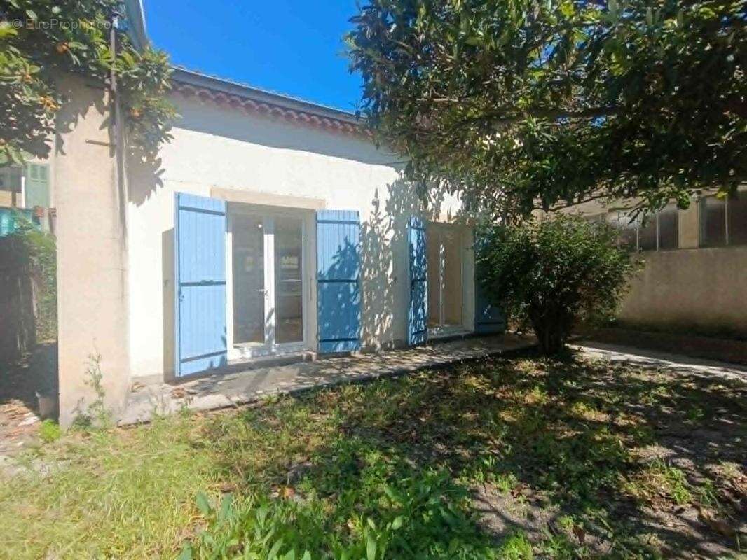 Maison Saint Chamas 4 pièce(s) 80 m2 avec JARDIN ET COURS - photo 2
