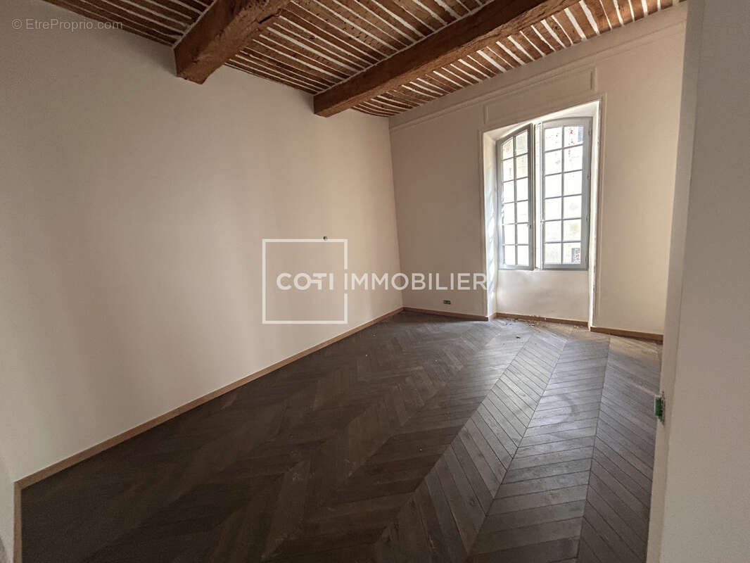 Appartement de caractere au coeur de lourmarin - place de l'ormeau - photo 9