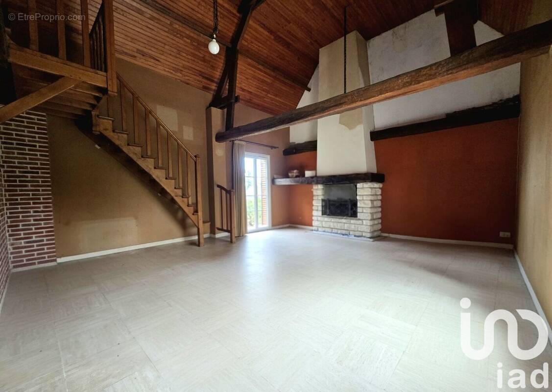 Photo 1 - Maison à LE MONT-SAINT-ADRIEN