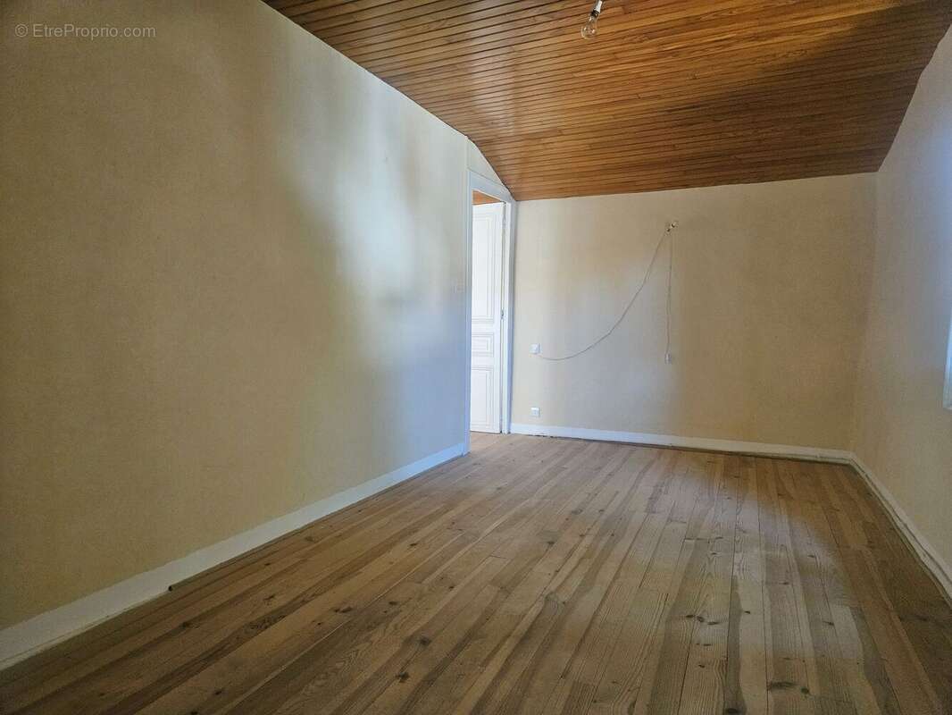 Maison 73 m² à Perigneux  - photo 8