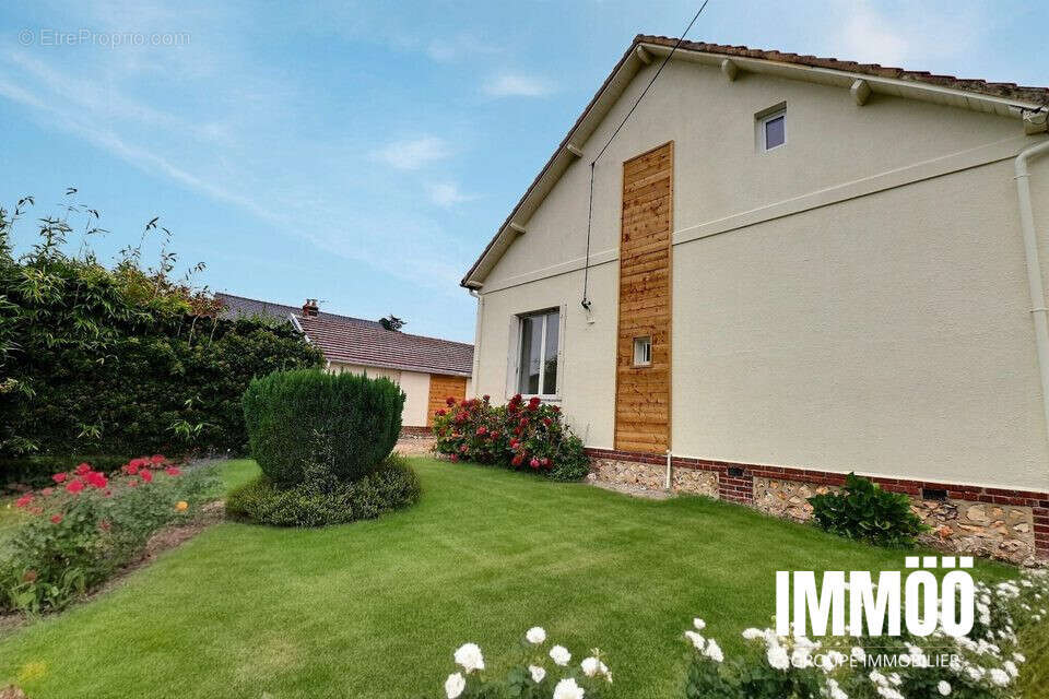Maison à LE MESNIL-ESNARD