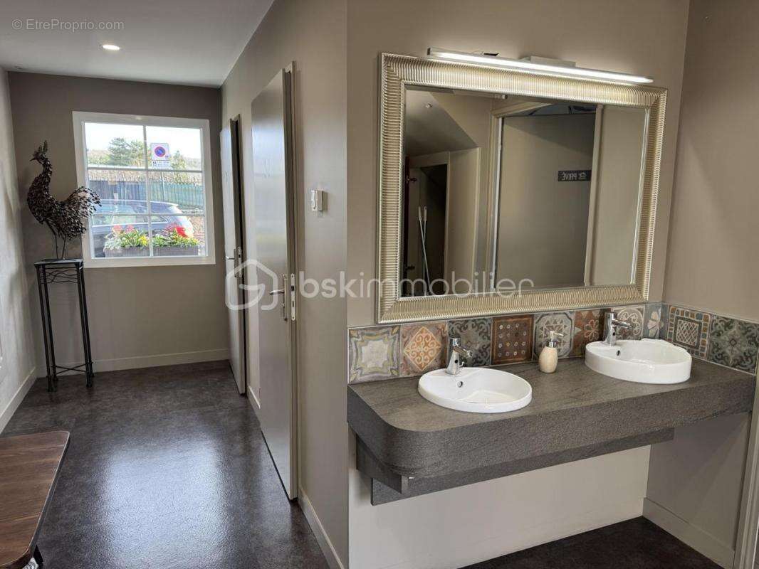 Commerce à ACQUIGNY