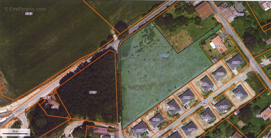 Terrain à AIXE-SUR-VIENNE