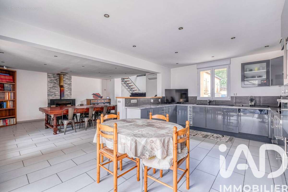 Maison 217 m² à Vendrest  - photo 3