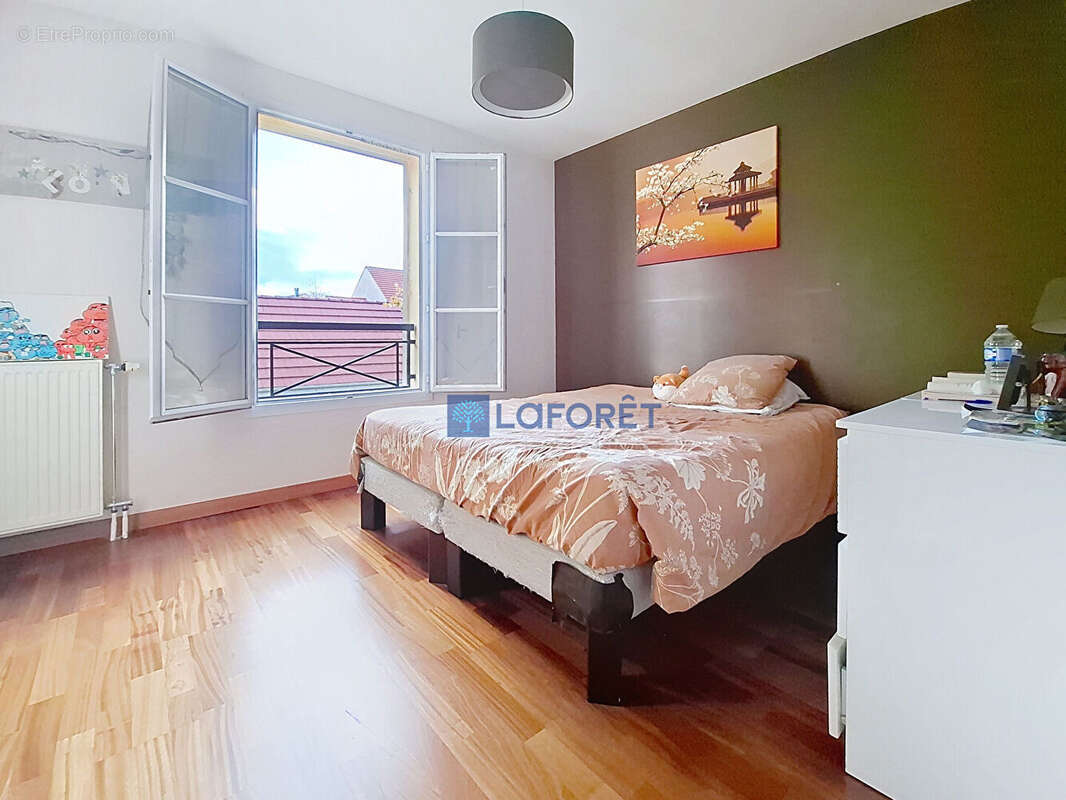 Maison à BAILLY-ROMAINVILLIERS