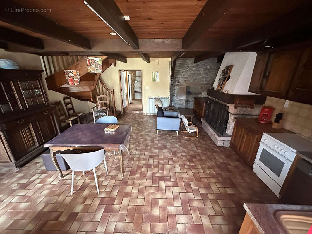 Maison à BELCASTEL