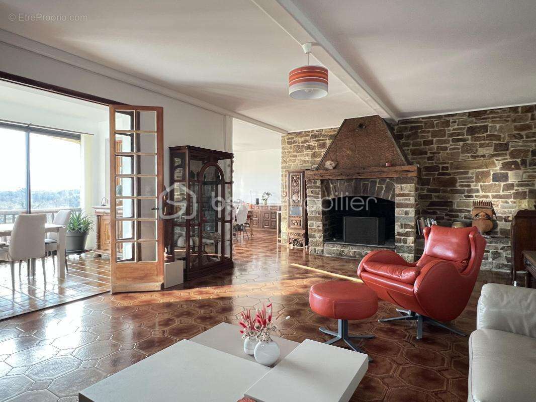 Villa 197,5 m2 habitables avec piscine et terrain de 3583 m2 - photo 6