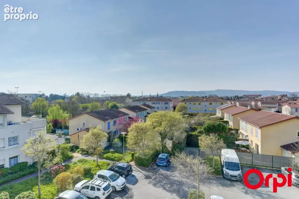 Appartement T4 de 90 m2 au dernier étage - terrasse de 34,10 m2 avec trois orientations - photo 14