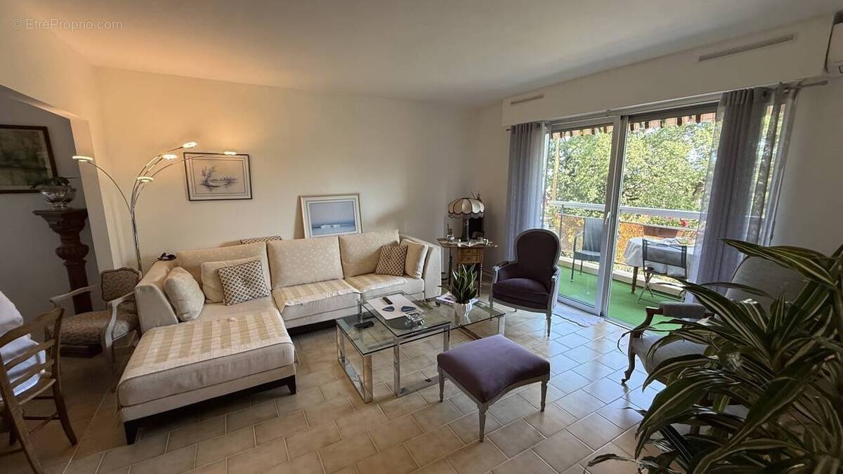 Appartement à FREJUS
