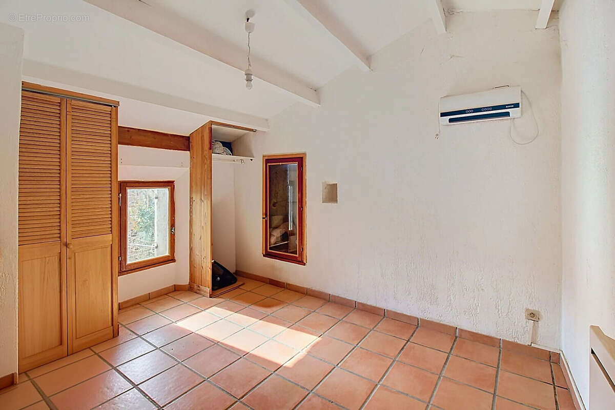 Maison à FIGANIERES