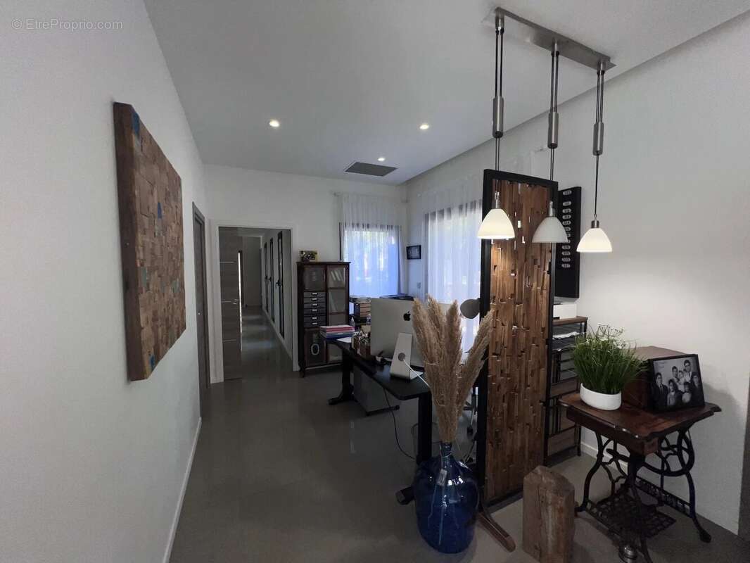 Maison à SOLLIES-TOUCAS