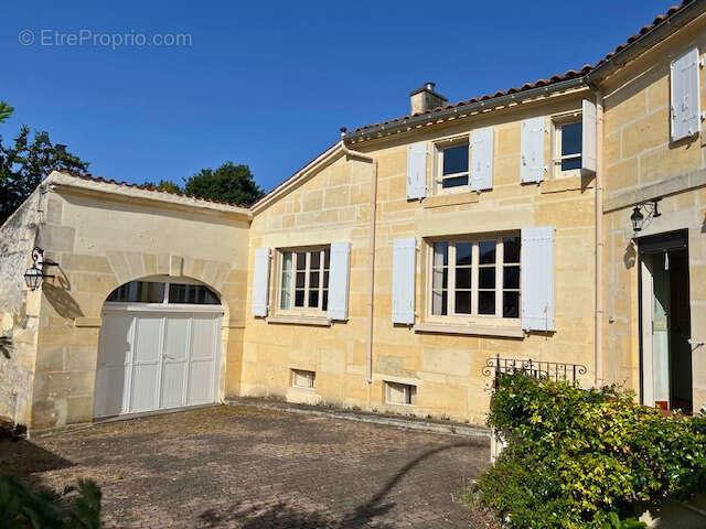 MAISON de caractère en pierre de taille sur 3 000 m2 de terrain avec espace boisé à Saint-Sulpice de Cognac - photo 20
