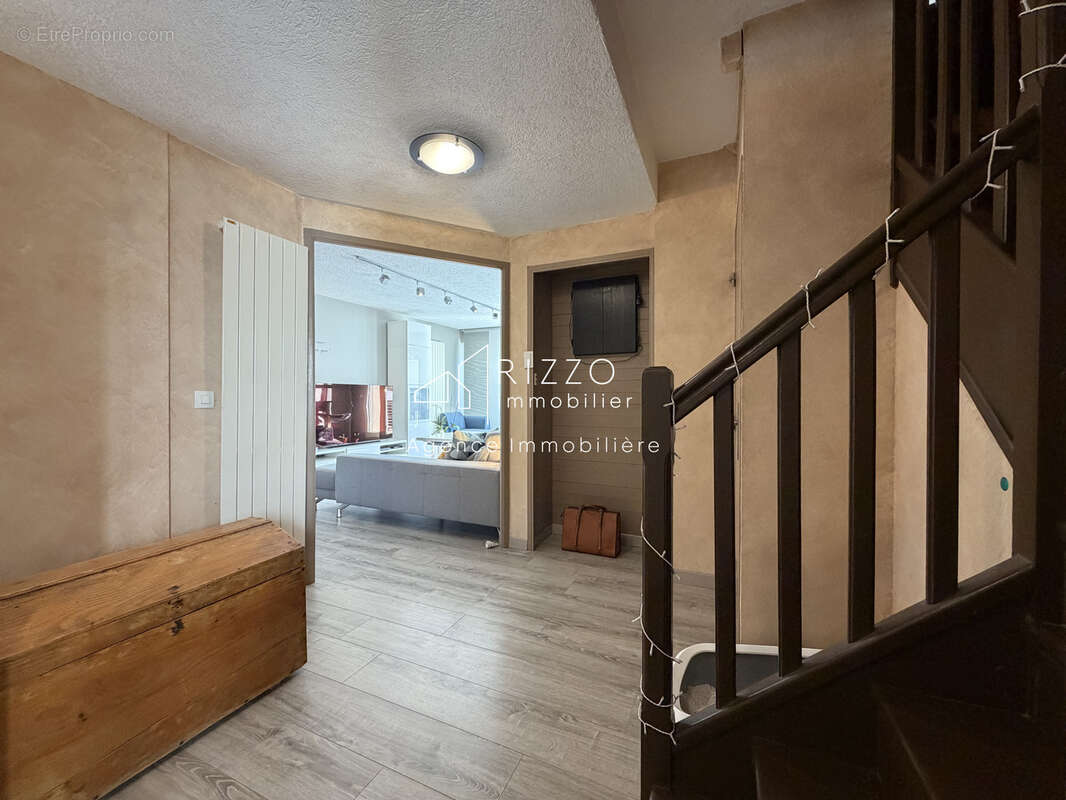 Duplex 93m2 avec vue dégagée, 2 terrasses et double garage - photo 2