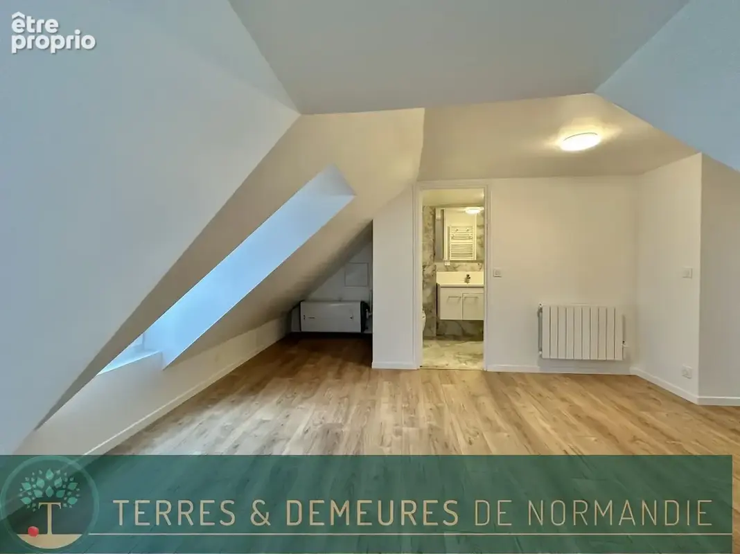 Dernier étage, vue dégagée : Studio cosy de 26,80m² à Dieppe, 76. - photo 5