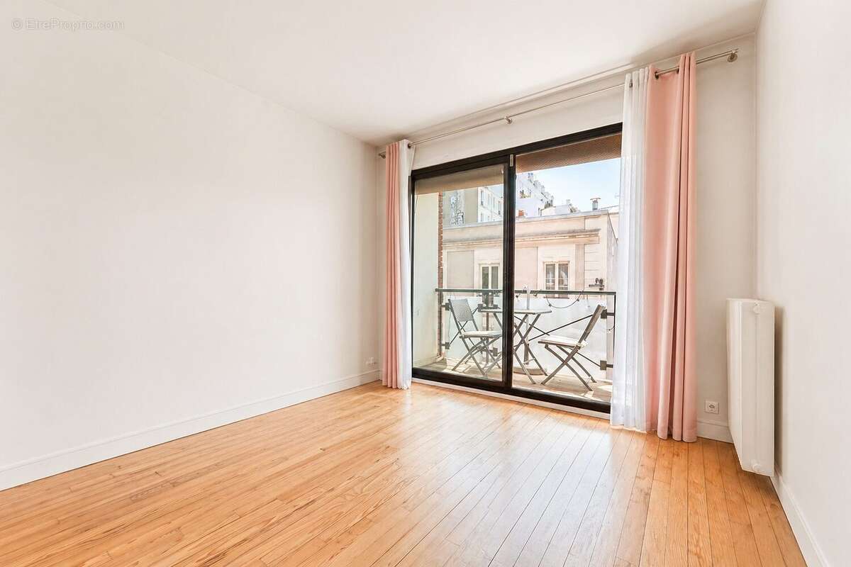 Appartement à PARIS-11E