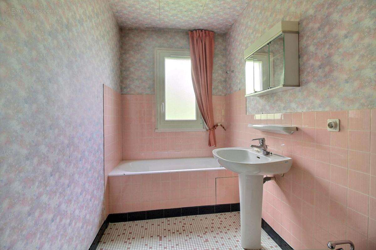 Appartement à BURES-SUR-YVETTE