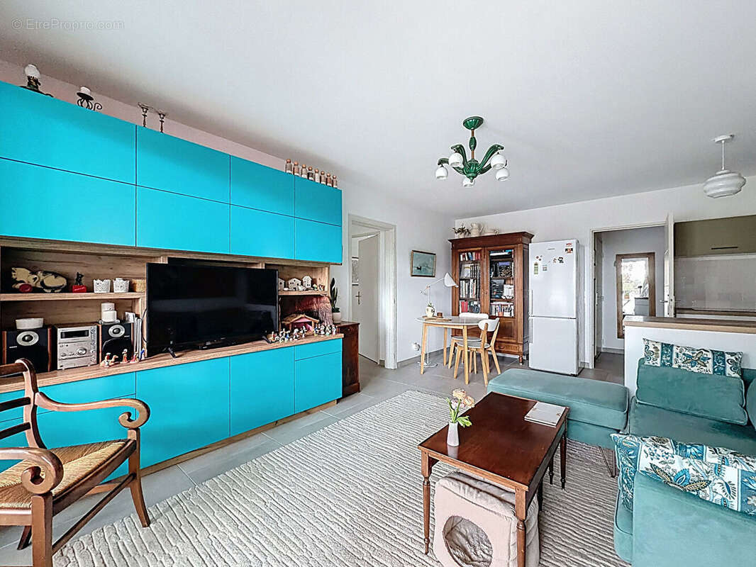 Appartement à MARSEILLE-4E