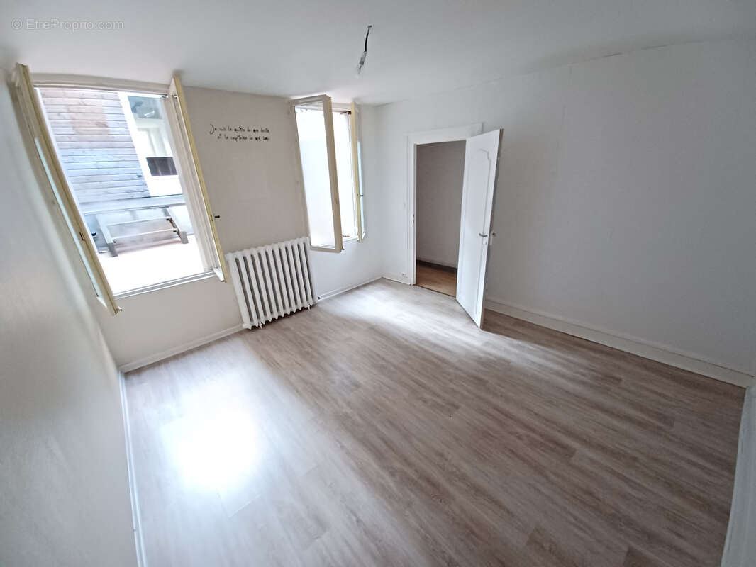 Appartement à LA CHARITE-SUR-LOIRE