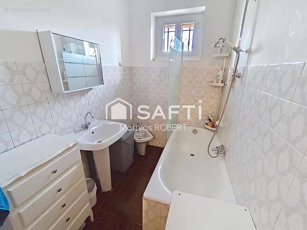 Maison 85 m² à Aussac-Vadalle  - photo 7