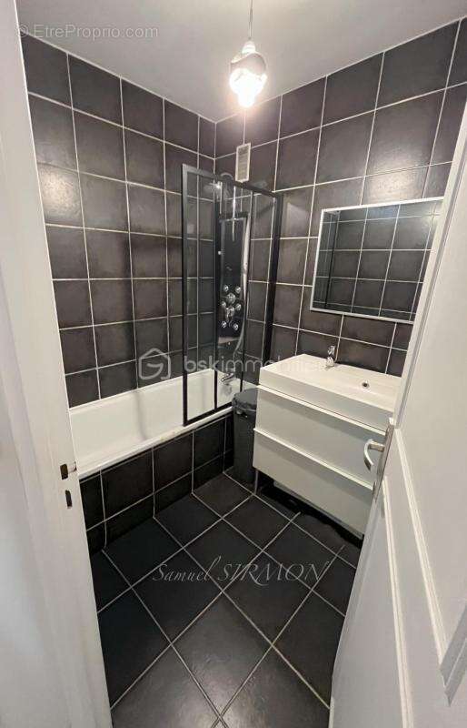 Appartement à L'ILE-SAINT-DENIS