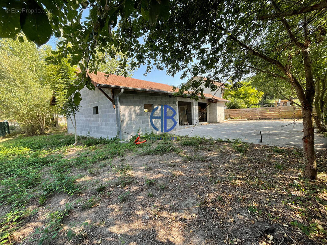 Maison à LES ABRETS