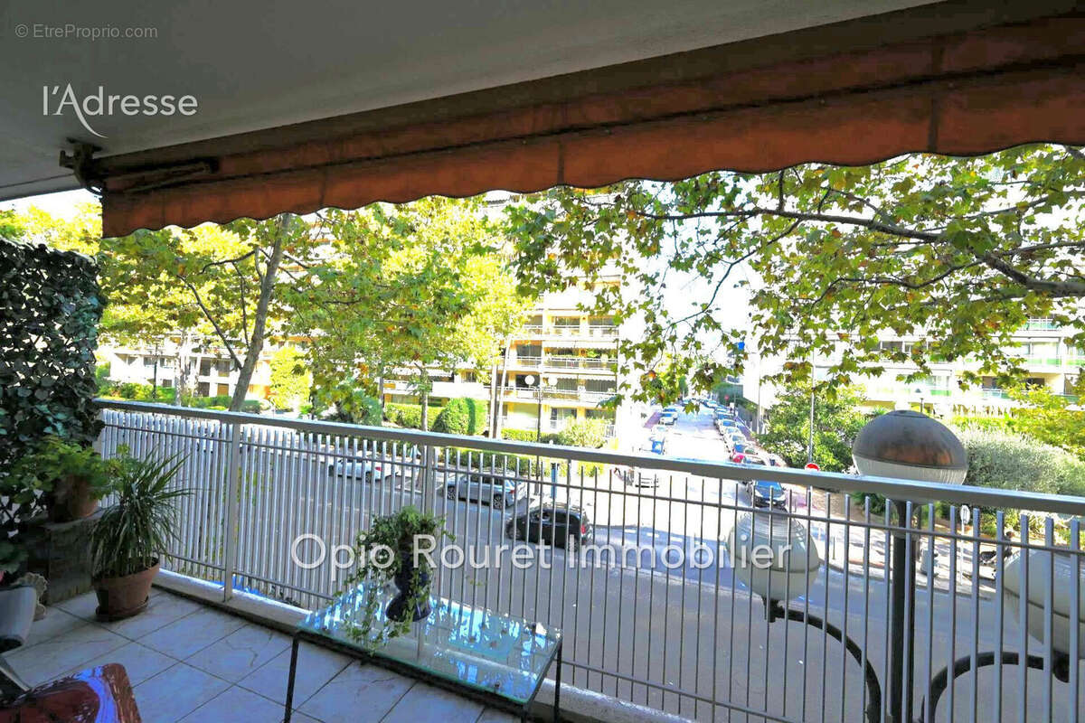 Appartement à LE CANNET