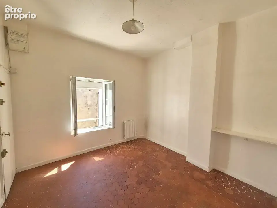 LA CIOTAT STUDIO de 18m² - potentiel - calme - proximité