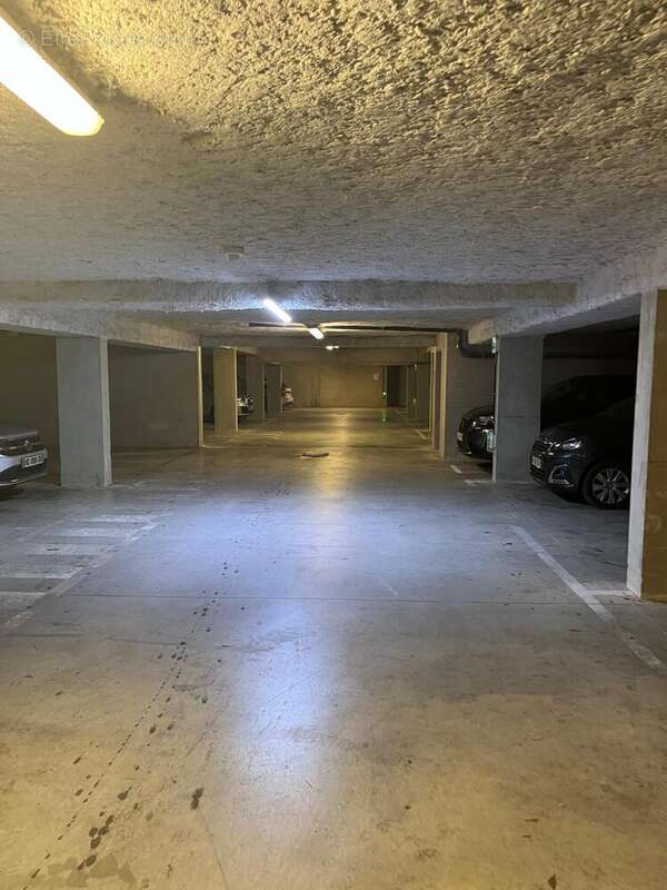 Photo 4 - Parking à LES ANGLES