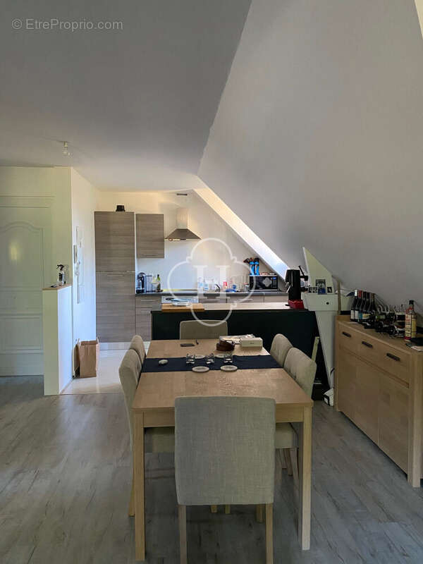 Appartement à JOUY-MAUVOISIN