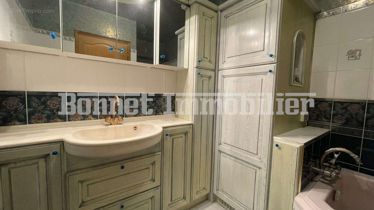 Appartement à NYONS