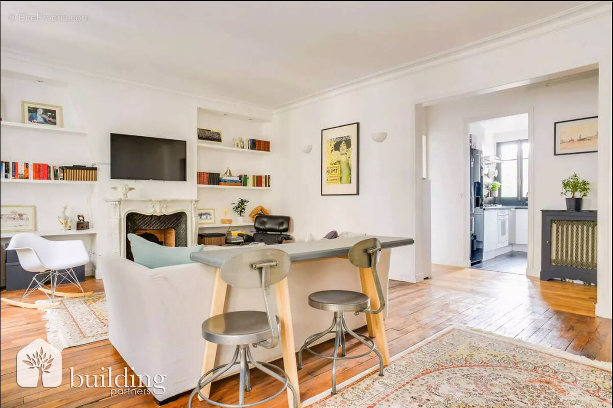 Appartement à PARIS-16E