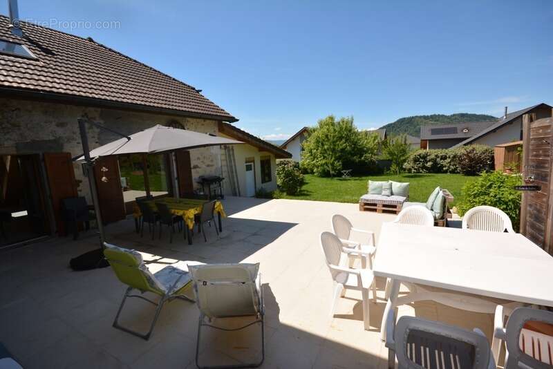 Maison de caractère à vendre 10 pièces ALBY SUR CHERAN (74) - photo 2