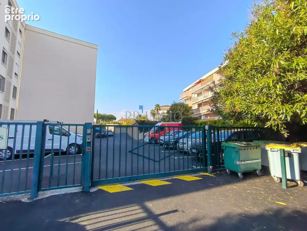 Parking à SAINT-RAPHAEL