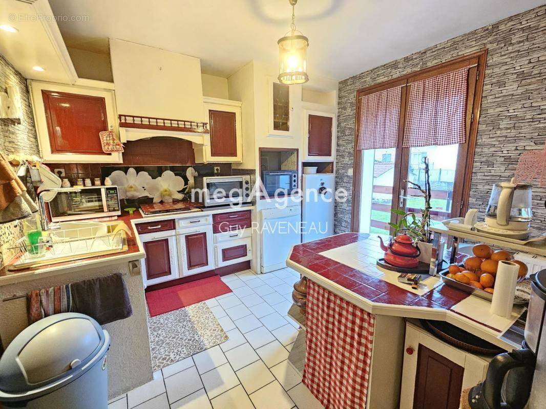 Maison à ARGENTON-L'EGLISE