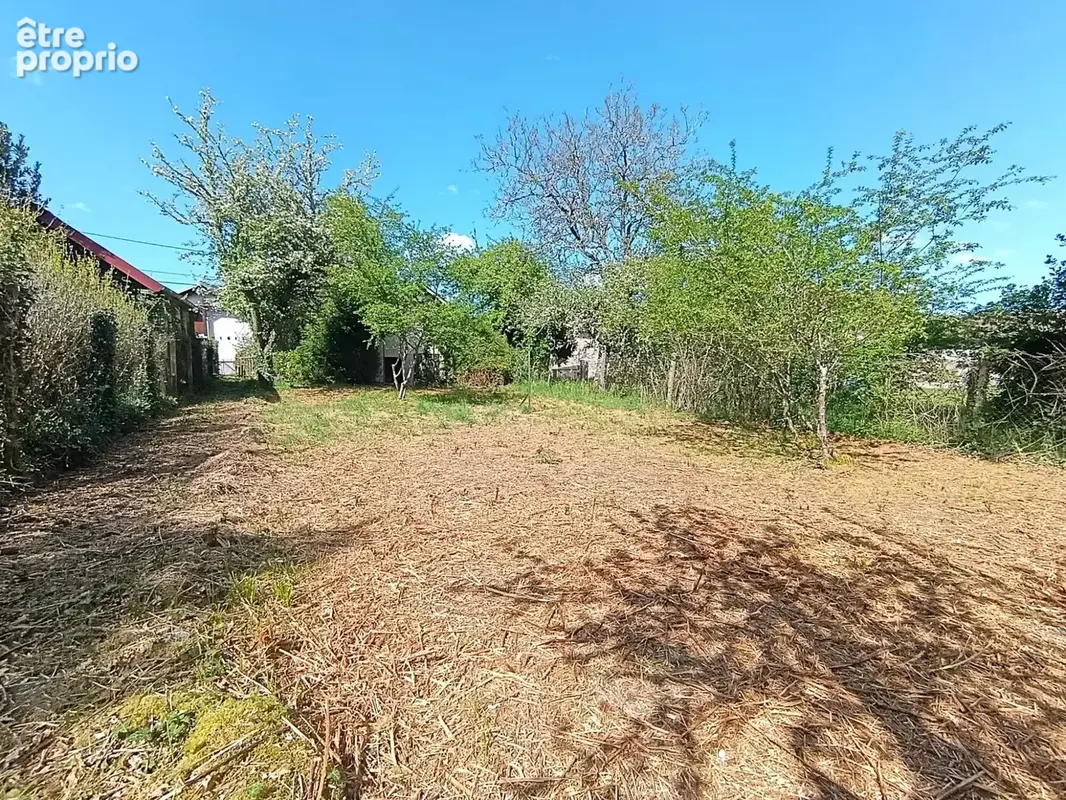 Terrain 391 m² à Saint-Yrieix-La-Montagne  - photo 2