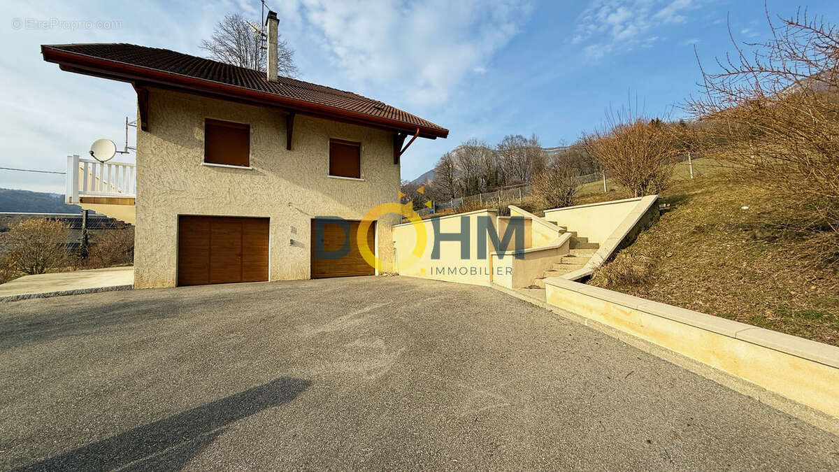 Maison à THOIRY